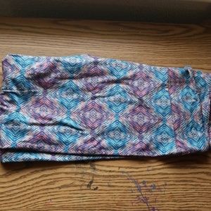 ** ON HOLD** Lularoe leggings TC, NWOT